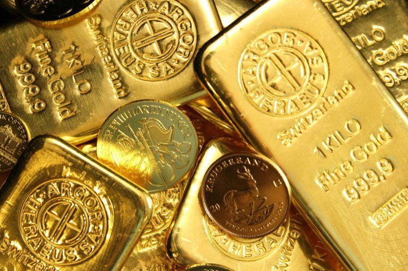 Investing in Gold Royalty and Streaming Stocks